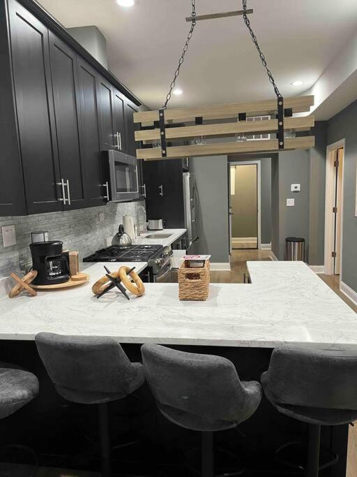 Neutral Spiraled Vibes Apartamento Chicago Exterior foto