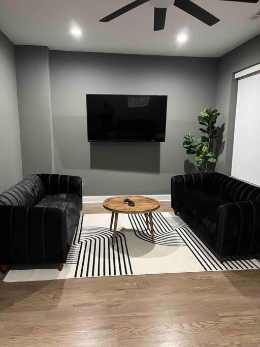 Neutral Spiraled Vibes Apartamento Chicago Exterior foto