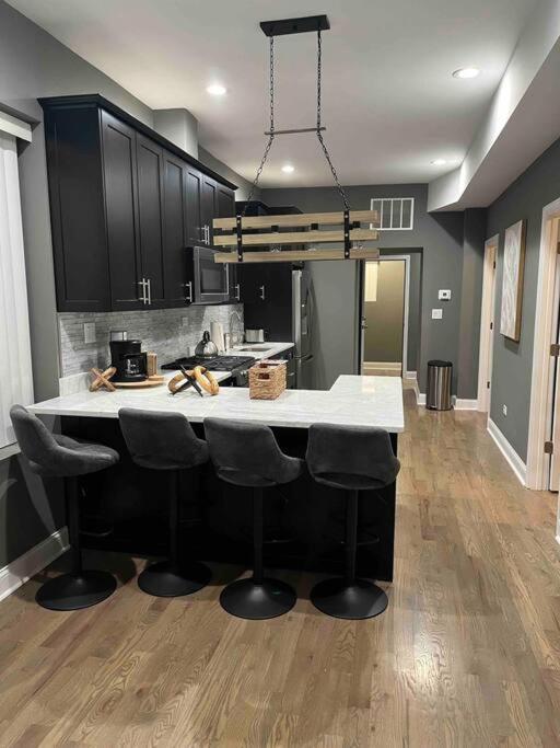 Neutral Spiraled Vibes Apartamento Chicago Exterior foto